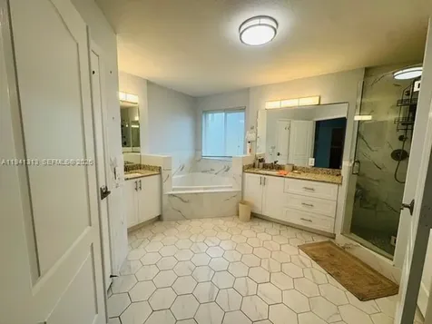 10919 NW 67th Terrace Doral FL 33178