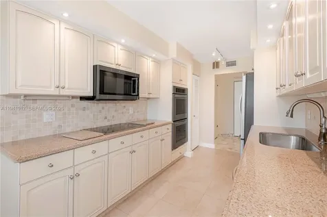 2751 S Ocean Drive Hollywood FL 33019