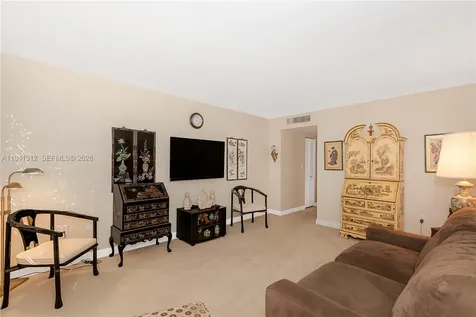 2751 S Ocean Drive Hollywood FL 33019