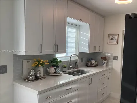 410 N 74th Avenue Hollywood FL 33024