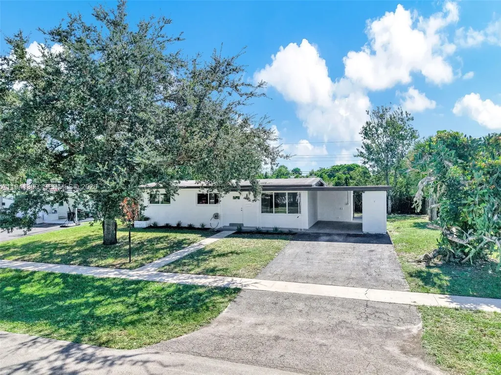6828 NW 13th Street Plantation FL 33313