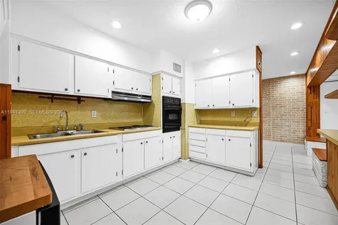 6828 NW 13th Street Plantation FL 33313