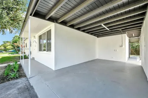 6828 NW 13th Street Plantation FL 33313