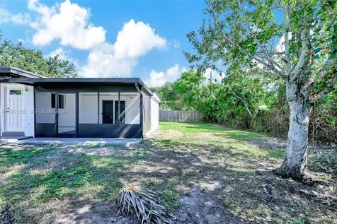 6828 NW 13th Street Plantation FL 33313
