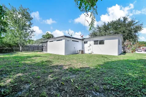 6828 NW 13th Street Plantation FL 33313