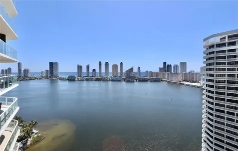 4000 Island Bl Aventura FL 33160