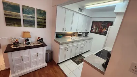 2112 Newport U Deerfield Beach FL 33442
