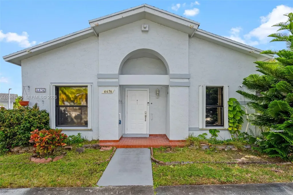 6476 SW 152nd Circle Place Miami FL 33193