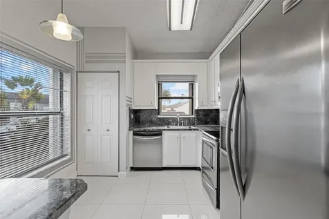6476 SW 152nd Circle Place Miami FL 33193