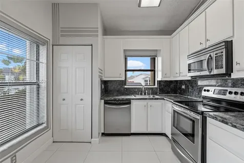 6476 SW 152nd Circle Place Miami FL 33193