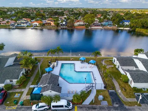 6476 SW 152nd Circle Place Miami FL 33193