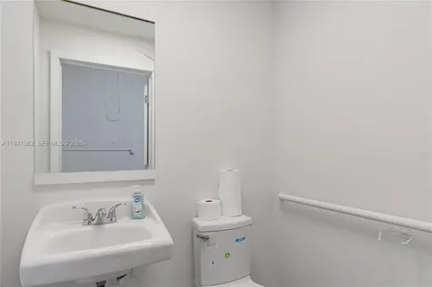 569 W 28th Street Hialeah FL 33010