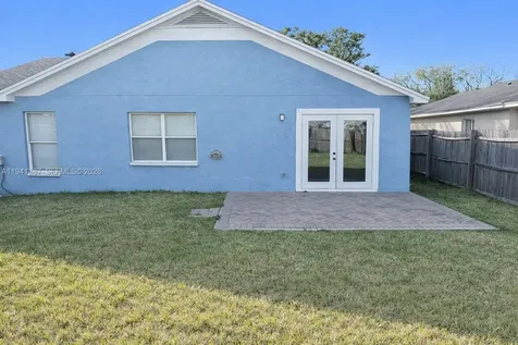 8225 Riverboat Drive Tampa FL 33637