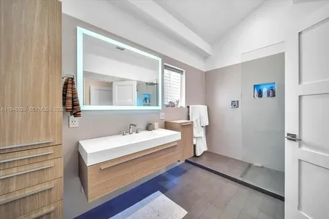 208 Jefferson Avenue Miami Beach FL 33139