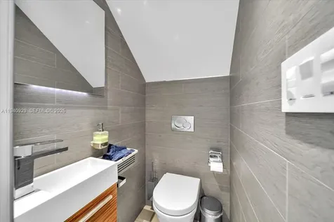 208 Jefferson Avenue Miami Beach FL 33139