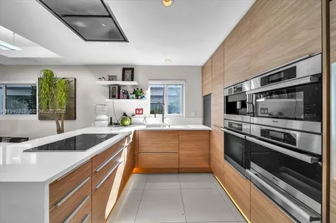208 Jefferson Avenue Miami Beach FL 33139