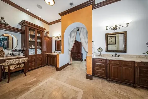 7538 SW 64th Street Miami FL 33143