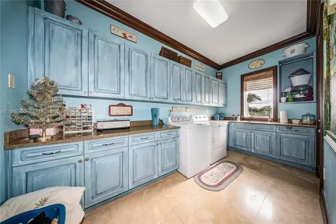 7538 SW 64th Street Miami FL 33143