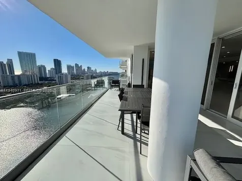 19707 Turnberry Way Aventura FL 33180