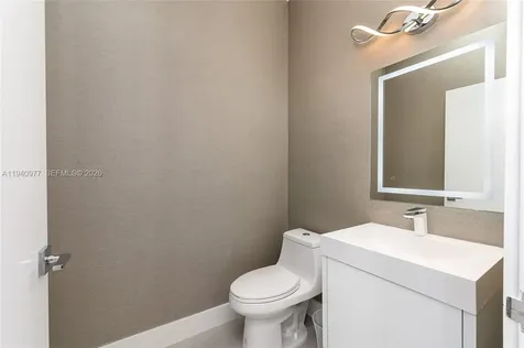 2560 NE 199th Street Miami FL 33180