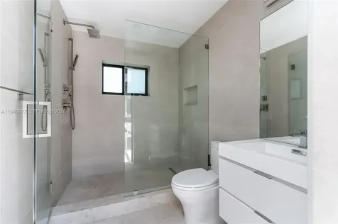 2560 NE 199th Street Miami FL 33180