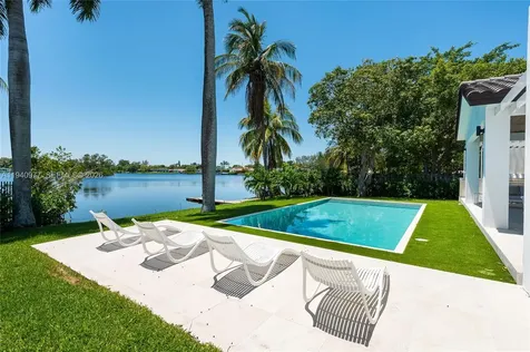 2560 NE 199th Street Miami FL 33180