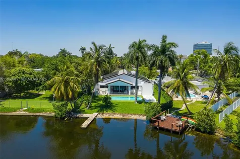 2560 NE 199th Street Miami FL 33180