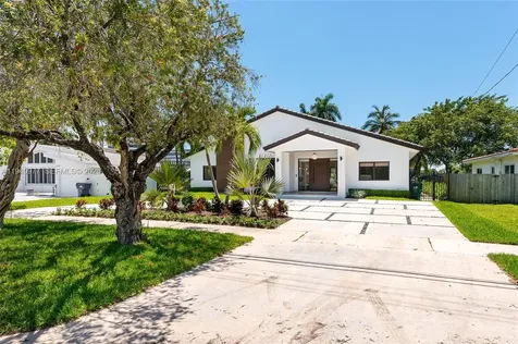 2560 NE 199th Street Miami FL 33180