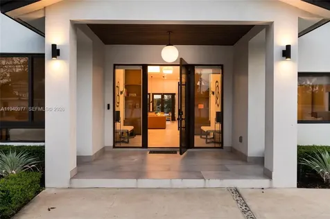 2560 NE 199th Street Miami FL 33180