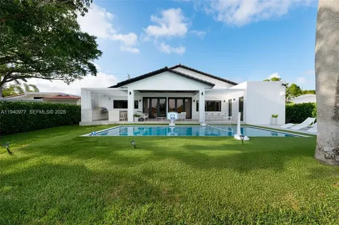 2560 NE 199th Street Miami FL 33180