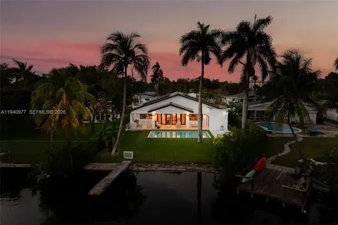 2560 NE 199th Street Miami FL 33180