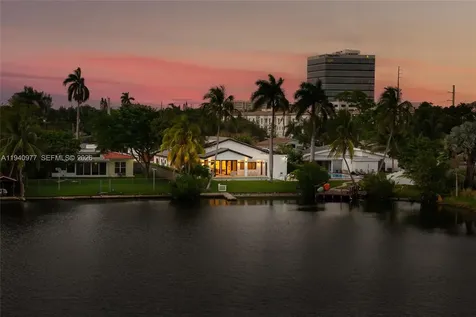 2560 NE 199th Street Miami FL 33180