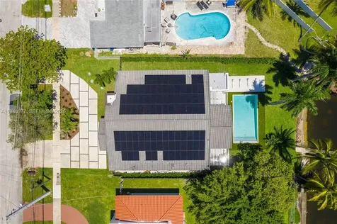 2560 NE 199th Street Miami FL 33180