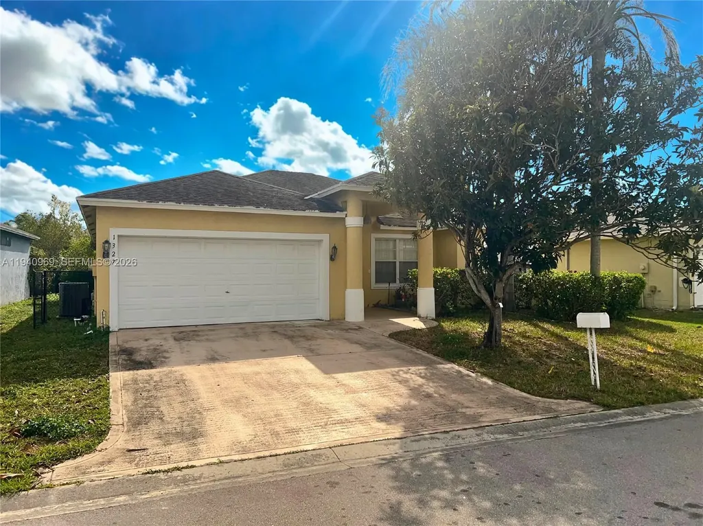 1327 Monteray Way Green Acres FL 33413