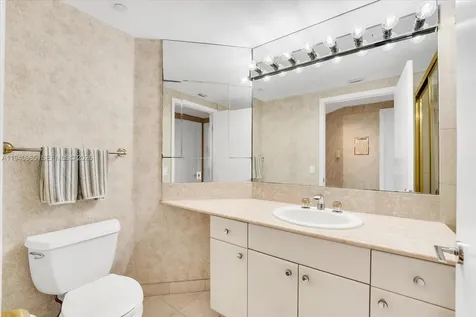 2000 Island Boulevard Aventura FL 33160