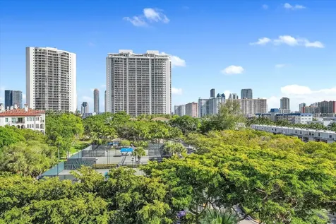 2000 Island Boulevard Aventura FL 33160