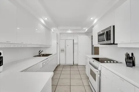 2000 Island Boulevard Aventura FL 33160
