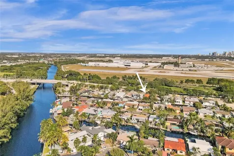 1441 NW 10th Dania Beach FL 33004