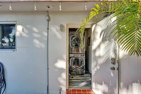 1441 NW 10th Dania Beach FL 33004