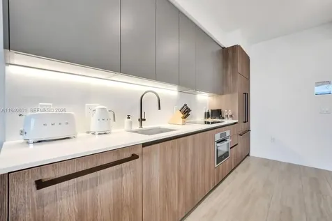 580 72nd Miami Beach FL 33141