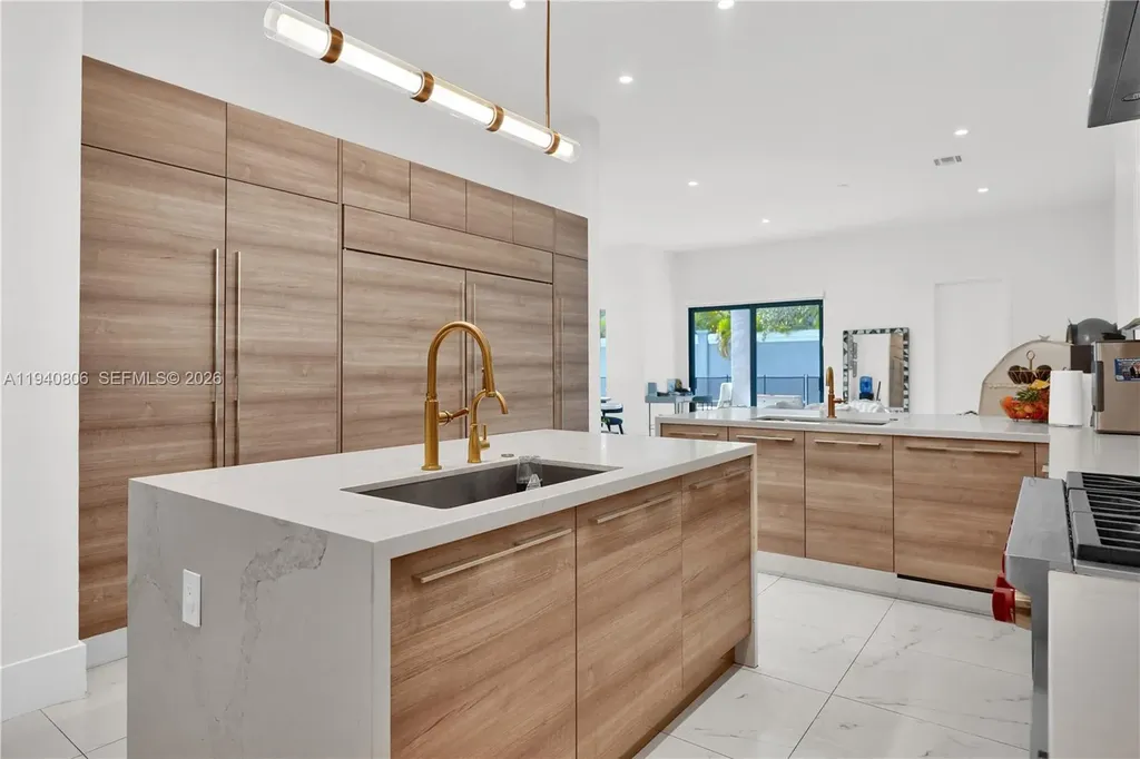 5635 Brookfield Circle W Fort Lauderdale FL 33312