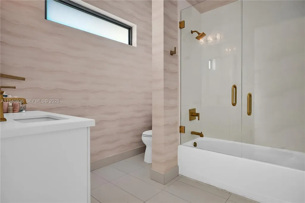 5635 Brookfield Circle W Fort Lauderdale FL 33312