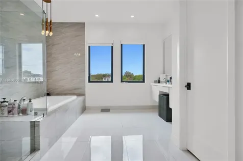 5635 Brookfield Circle W Fort Lauderdale FL 33312