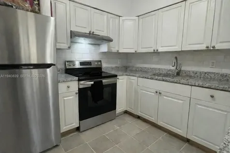 212 NE 41 Street Oakland Park FL 33334