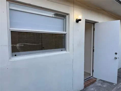 212 NE 41 Street Oakland Park FL 33334
