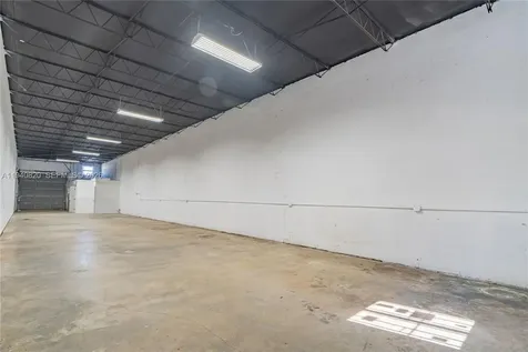 1672 W 31st Place Hialeah FL 33012
