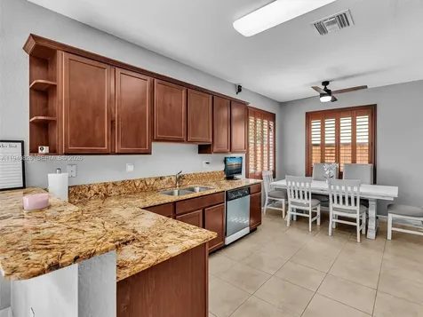 625 SE 30th Terrace Homestead FL 33033