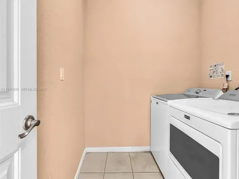 625 SE 30th Terrace Homestead FL 33033