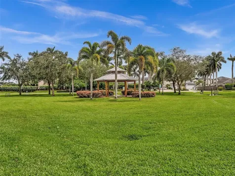 625 SE 30th Terrace Homestead FL 33033
