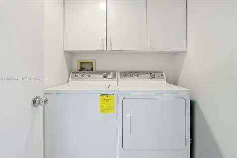 1000 W Island Boulevard Aventura FL 33160